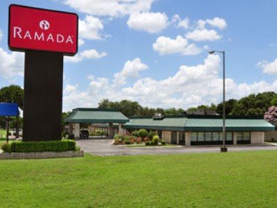 Ramada New Braunfels Hotel Exterior photo