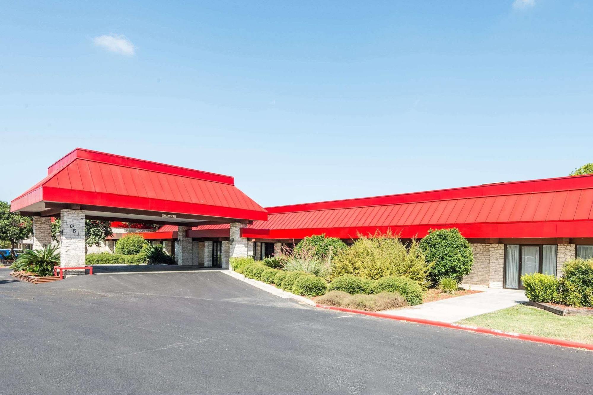 Ramada New Braunfels Hotel Exterior photo